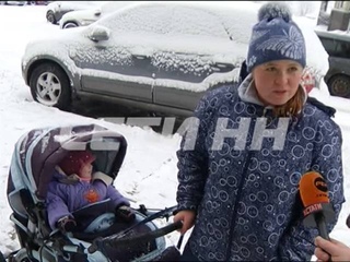 Целые дни сидеть дома вынуждены жители на улице Цветочной