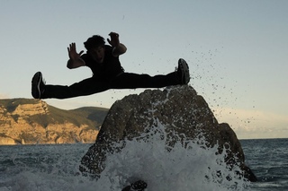 Motivation: crazy acrobatic stunt (Stuntman Alex Lee)