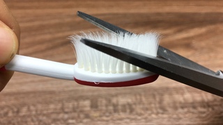 Extremely Cool Uses Of Old Toothbrushes That You Should Know