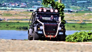 Boom Racing BRX02 LandRover Defender D110 Pickup off road in rainy season ASMR