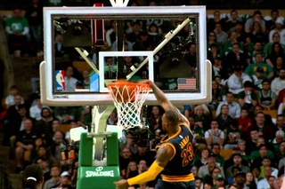LeBron James' Highlight Windmill in Super Slow-Mo