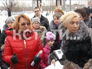 Бунт в храме науки - родители и школьники взбунтовались против увольнения их директора