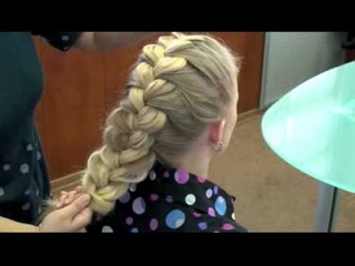 Растрепанная, объемная французская коса