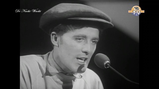 Gilbert O'Sullivan : Alone Again (Naturally) (1972)  Unofficial Music Video  HQ Audio  Lyrics