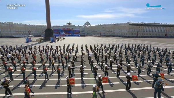 Более 80 единиц техники и свыше 4 тысяч человек: как проходил парад на 9 Мая в П